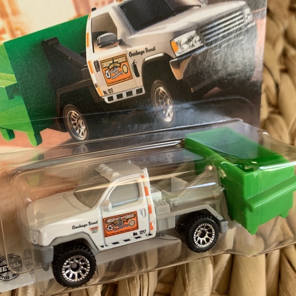 MBX Garbage Scout Dumpster Truck Matchbox Diecast - Picture 5 of 8